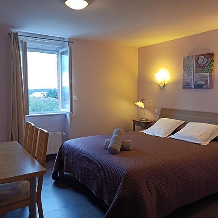 Les Pierres Folles Bed & Breakfast Rozier-en-Donzy Eksteriør bilde