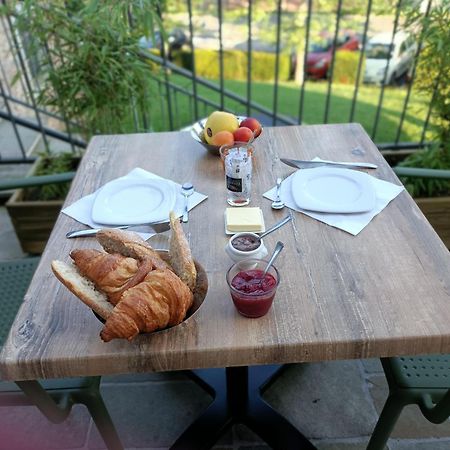 Les Pierres Folles Bed & Breakfast Rozier-en-Donzy Eksteriør bilde