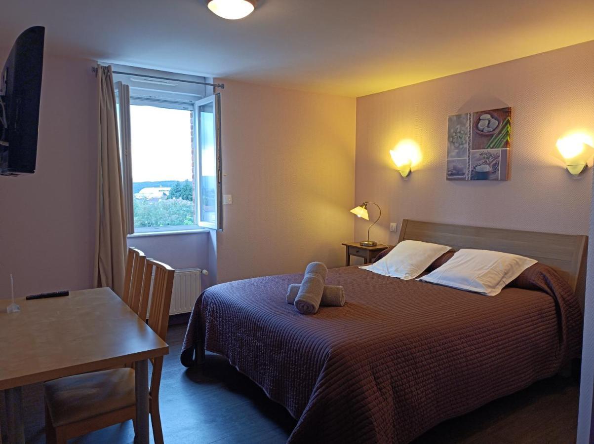 Les Pierres Folles Bed & Breakfast Rozier-en-Donzy Eksteriør bilde