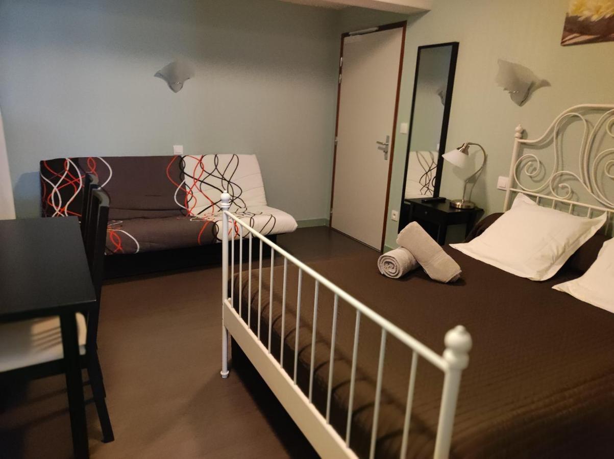 Les Pierres Folles Bed & Breakfast Rozier-en-Donzy Eksteriør bilde
