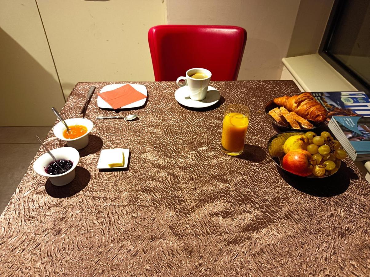Les Pierres Folles Bed & Breakfast Rozier-en-Donzy Eksteriør bilde