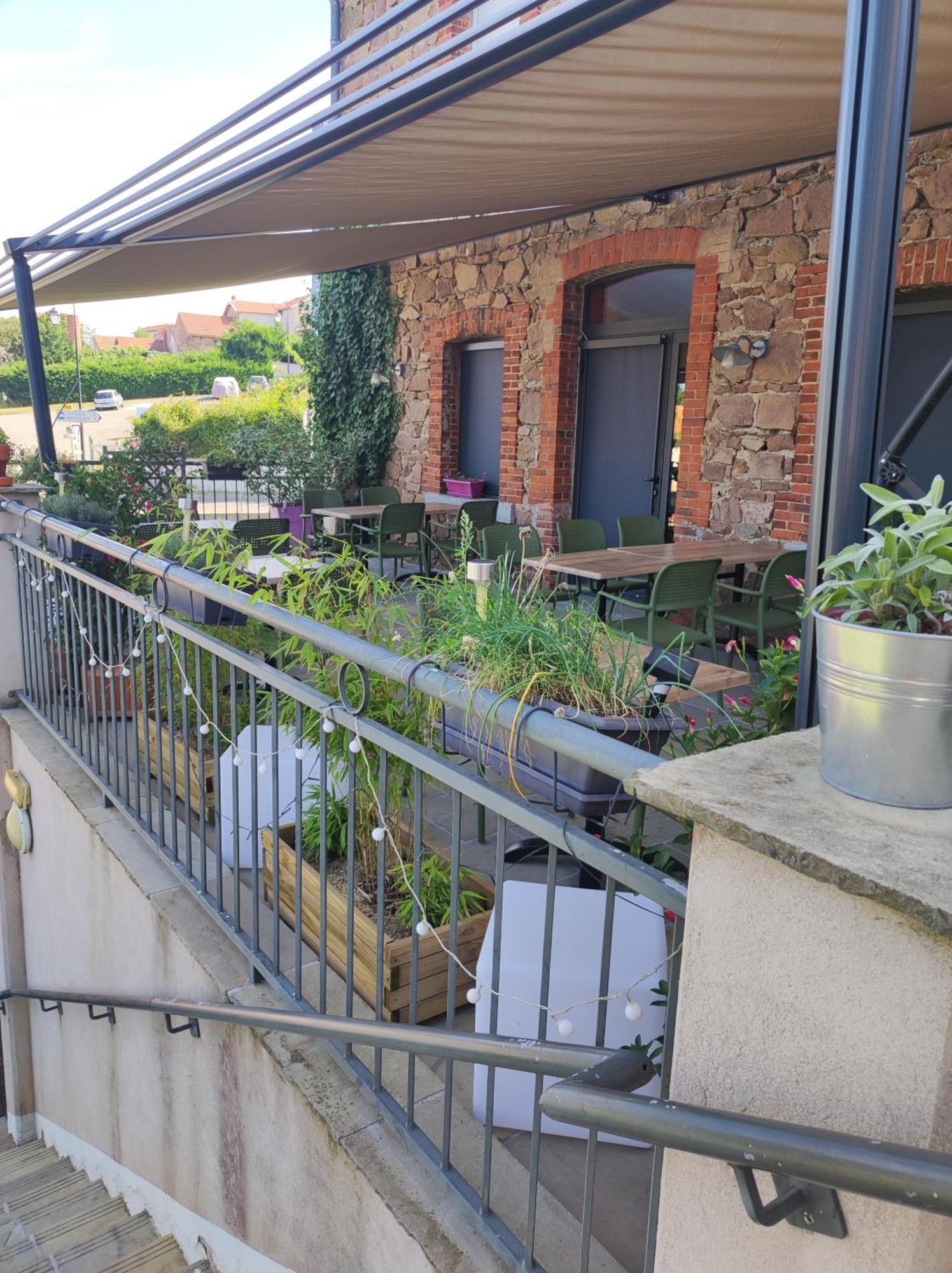 Les Pierres Folles Bed & Breakfast Rozier-en-Donzy Eksteriør bilde